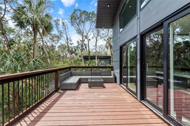 5937 S Mason Creek Road, Homosassa, FL 34448