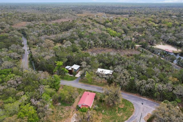5937 S Mason Creek Road, Homosassa, FL 34448