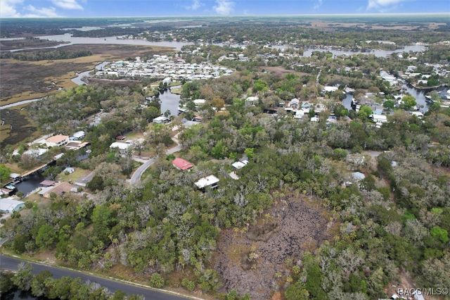 5937 S Mason Creek Road, Homosassa, FL 34448