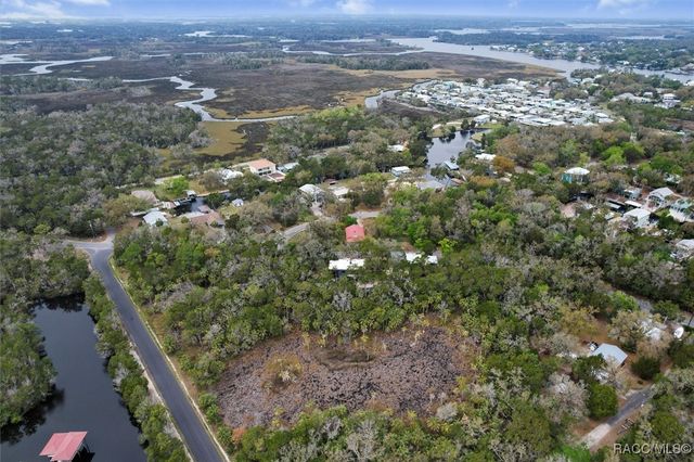 5937 S Mason Creek Road, Homosassa, FL 34448