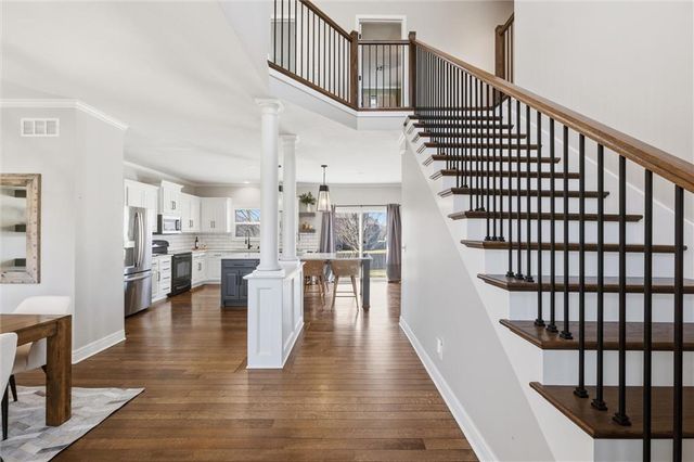 2236 SW Hawk View Road, Lee's Summit, MO 64082