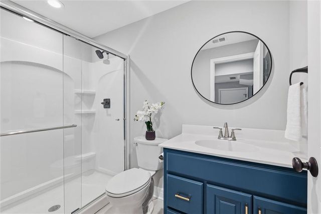 2236 SW Hawk View Road, Lee's Summit, MO 64082