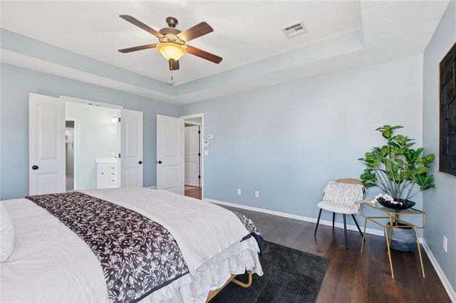 2236 SW Hawk View Road, Lee's Summit, MO 64082