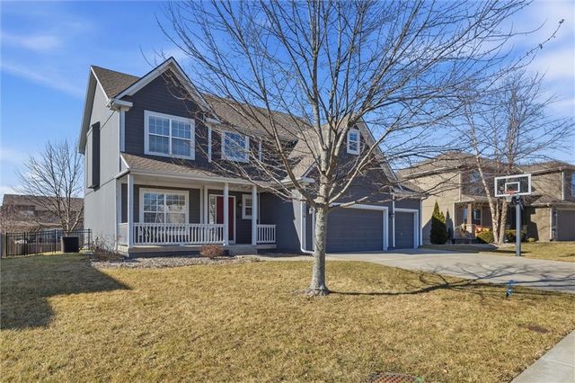 2236 SW Hawk View Road, Lee's Summit, MO 64082