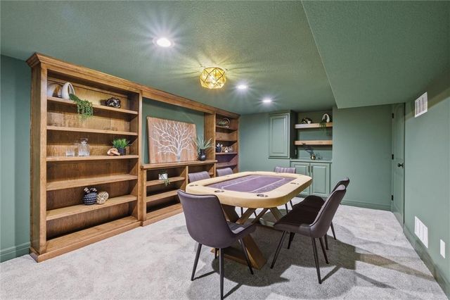 2236 SW Hawk View Road, Lee's Summit, MO 64082