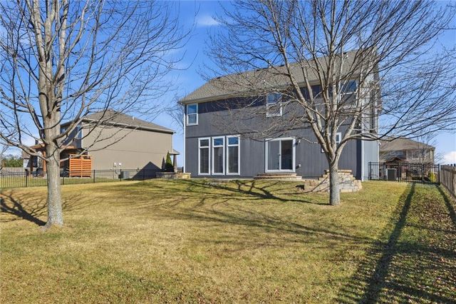 2236 SW Hawk View Road, Lee's Summit, MO 64082