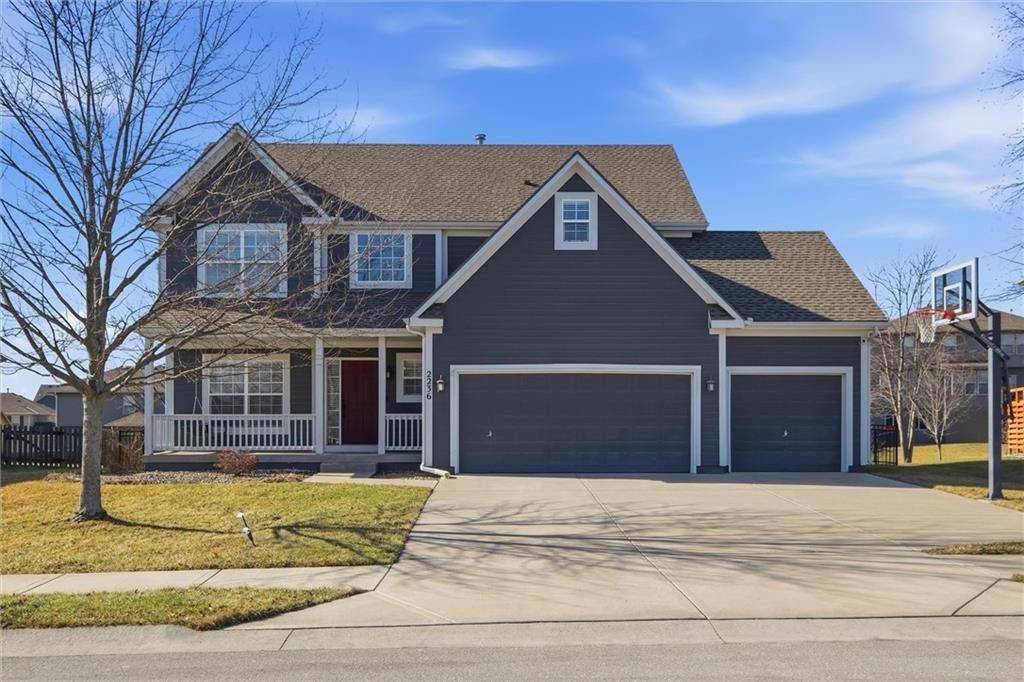 2236 SW Hawk View Road, Lee's Summit, MO 64082