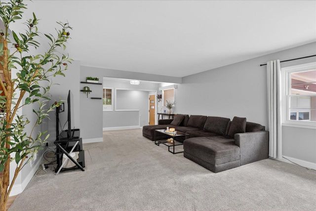1210 N Randall Avenue, Janesville, WI 53545