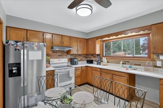 1210 N Randall Avenue, Janesville, WI 53545