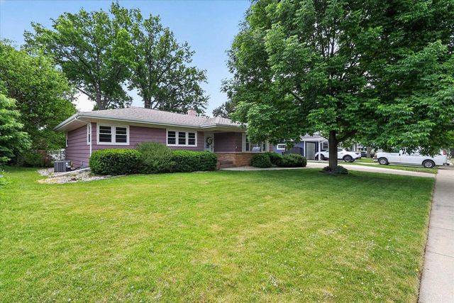 1210 N Randall Avenue, Janesville, WI 53545