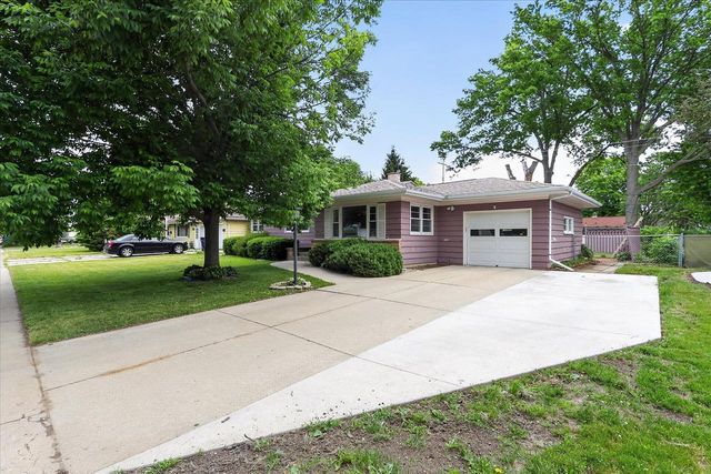 1210 N Randall Avenue, Janesville, WI 53545