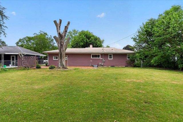 1210 N Randall Avenue, Janesville, WI 53545