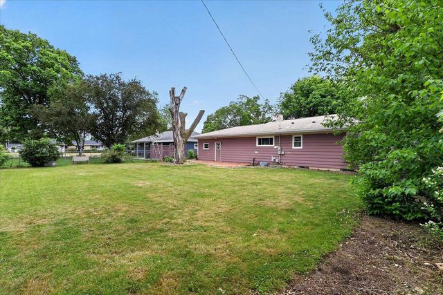 1210 N Randall Avenue, Janesville, WI 53545