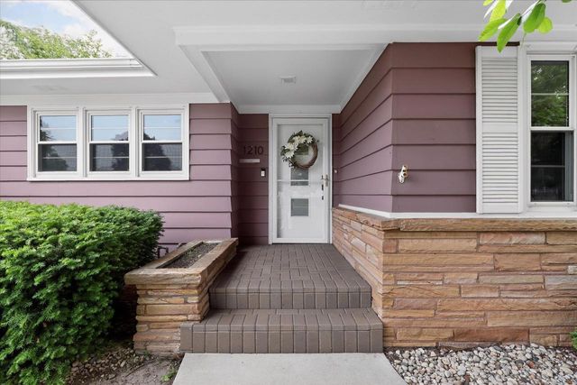 1210 N Randall Avenue, Janesville, WI 53545