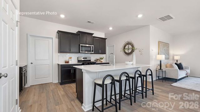 650 13th Avenue Drive NE, Hickory, NC 28601