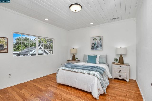 15 Alves Ln, Bay Point, CA 94565