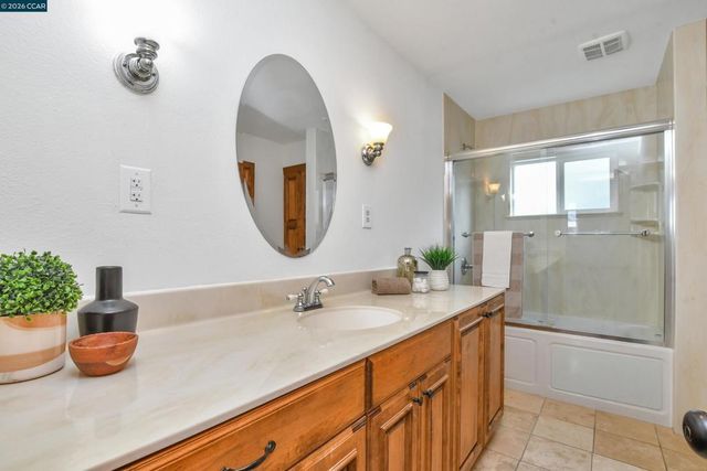 15 Alves Ln, Bay Point, CA 94565