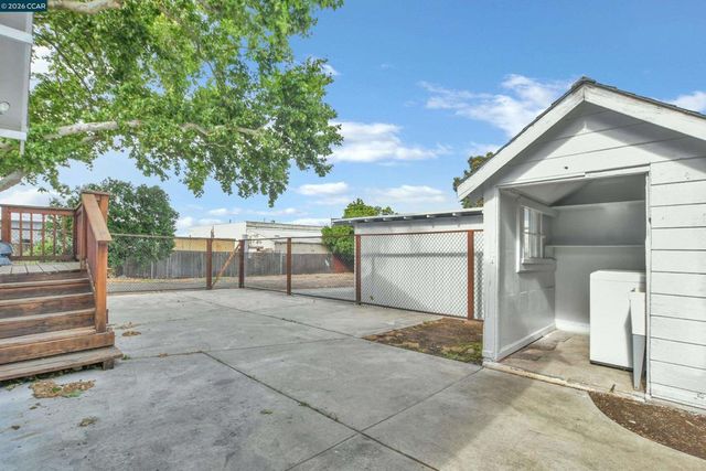15 Alves Ln, Bay Point, CA 94565