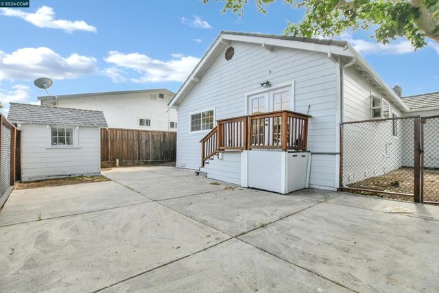 15 Alves Ln, Bay Point, CA 94565