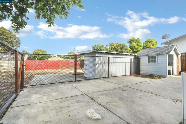 15 Alves Ln, Bay Point, CA 94565