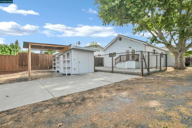 15 Alves Ln, Bay Point, CA 94565