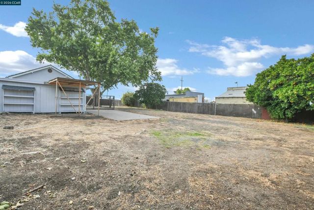 15 Alves Ln, Bay Point, CA 94565