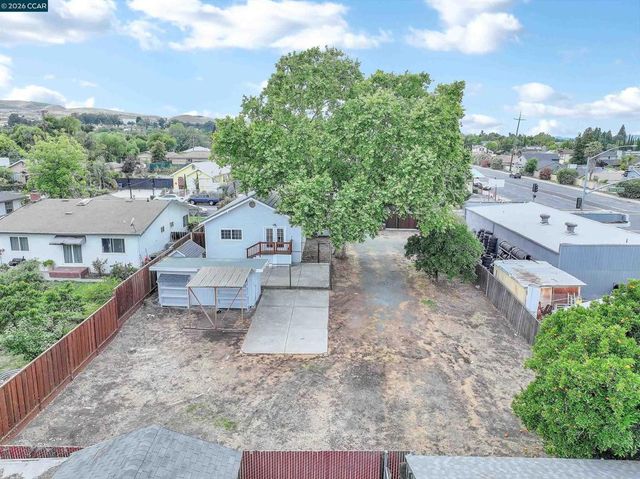 15 Alves Ln, Bay Point, CA 94565