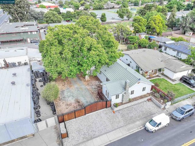 15 Alves Ln, Bay Point, CA 94565