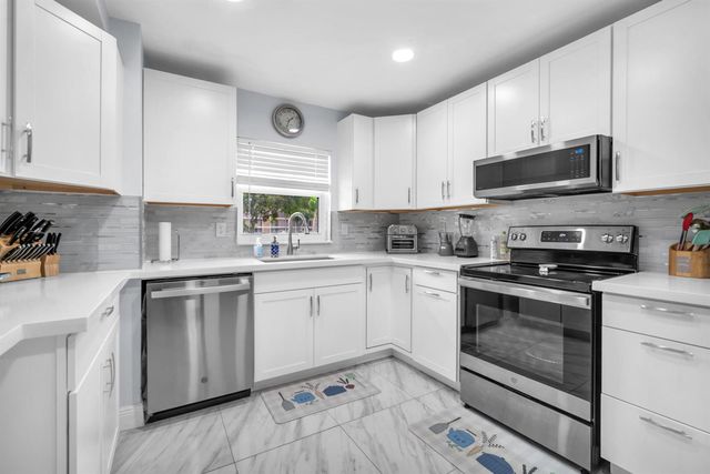 3119 N PALM AIRE Drive 3119, Pompano Beach, FL 33069