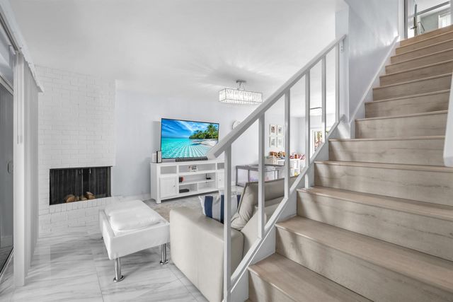 3119 N PALM AIRE Drive 3119, Pompano Beach, FL 33069