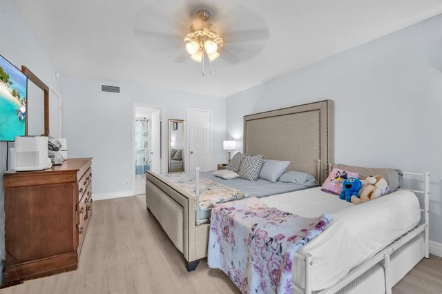 3119 N PALM AIRE Drive 3119, Pompano Beach, FL 33069