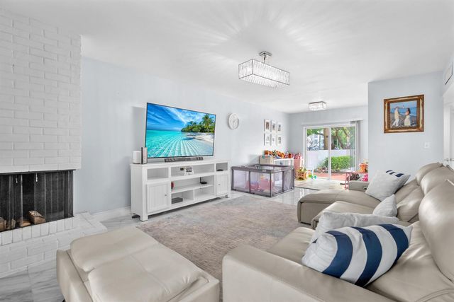 3119 N PALM AIRE Drive 3119, Pompano Beach, FL 33069