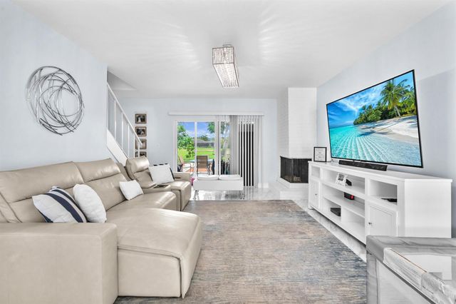 3119 N PALM AIRE Drive 3119, Pompano Beach, FL 33069