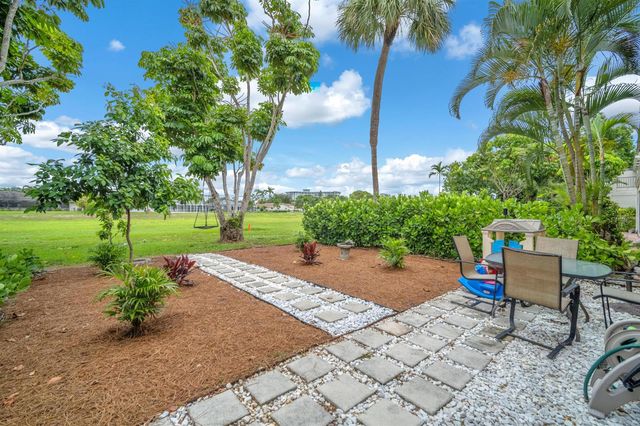 3119 N PALM AIRE Drive 3119, Pompano Beach, FL 33069