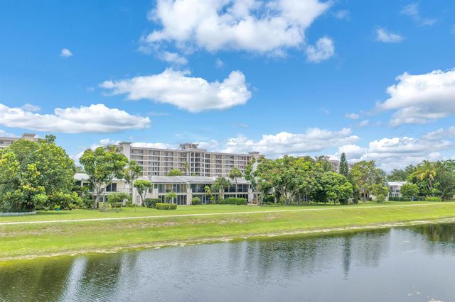 3119 N PALM AIRE Drive 3119, Pompano Beach, FL 33069