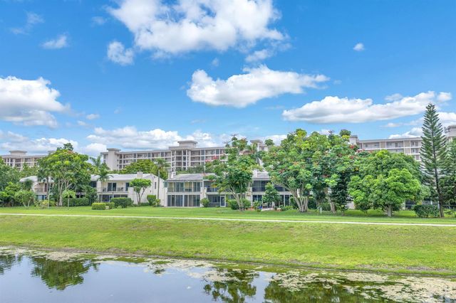 3119 N PALM AIRE Drive 3119, Pompano Beach, FL 33069