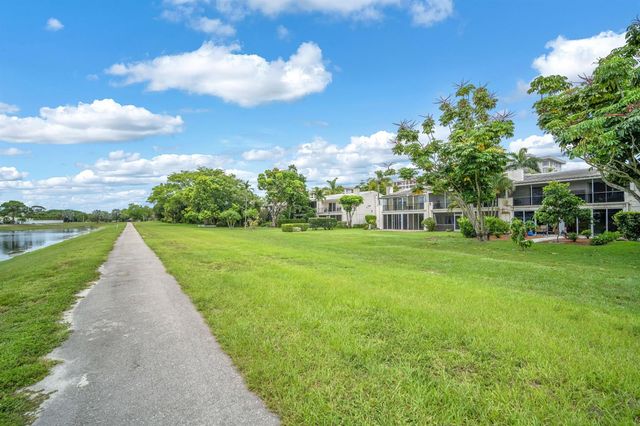 3119 N PALM AIRE Drive 3119, Pompano Beach, FL 33069