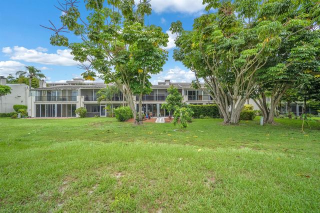 3119 N PALM AIRE Drive 3119, Pompano Beach, FL 33069