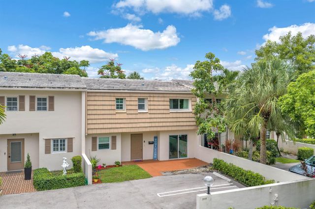 3119 N PALM AIRE Drive 3119, Pompano Beach, FL 33069