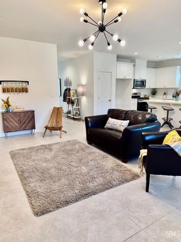 12404 Burnham Street, Bakersfield, CA 93311