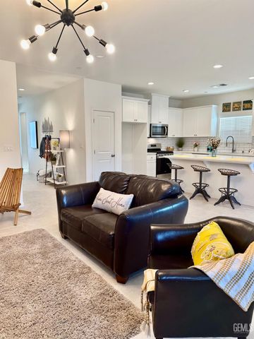 12404 Burnham Street, Bakersfield, CA 93311