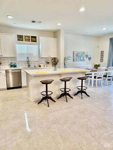 12404 Burnham Street, Bakersfield, CA 93311