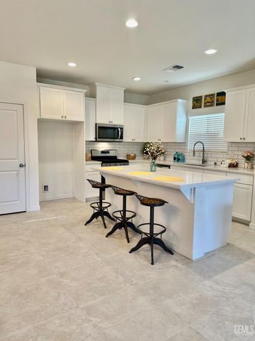 12404 Burnham Street, Bakersfield, CA 93311