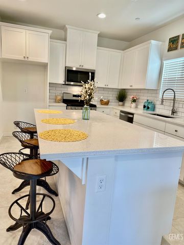 12404 Burnham Street, Bakersfield, CA 93311