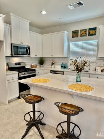 12404 Burnham Street, Bakersfield, CA 93311