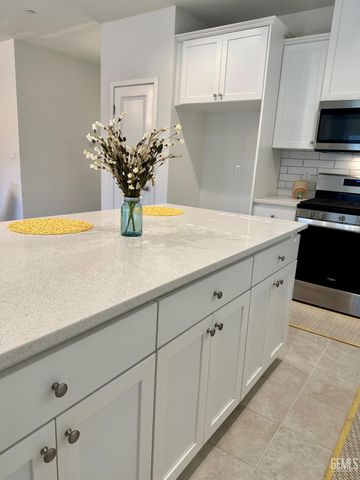 12404 Burnham Street, Bakersfield, CA 93311