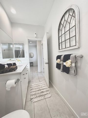 12404 Burnham Street, Bakersfield, CA 93311