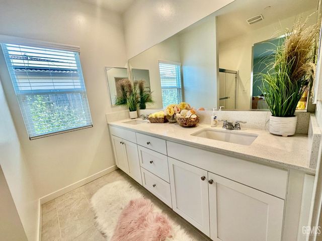 12404 Burnham Street, Bakersfield, CA 93311