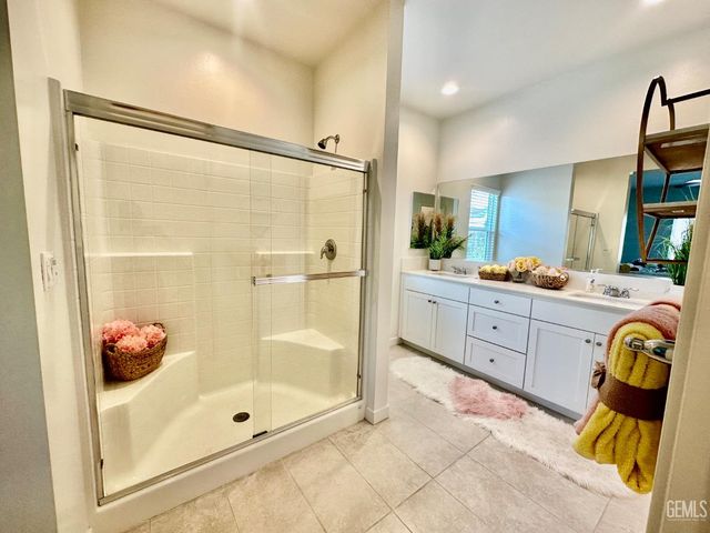 12404 Burnham Street, Bakersfield, CA 93311