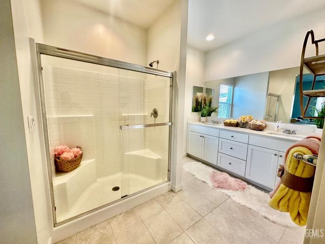 12404 Burnham Street, Bakersfield, CA 93311